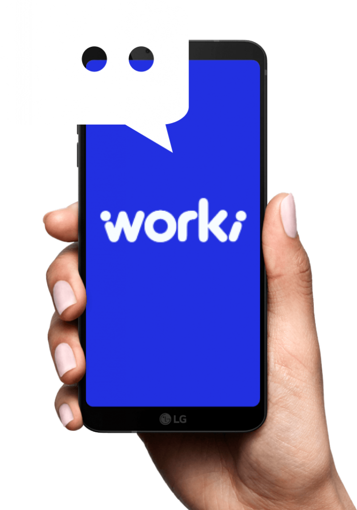 Celular en la mano con el logo Worki en la pantalla